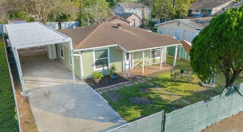 Photo of 831 Rouse Street, Houston, TX 77020 (MLS # 70908544)