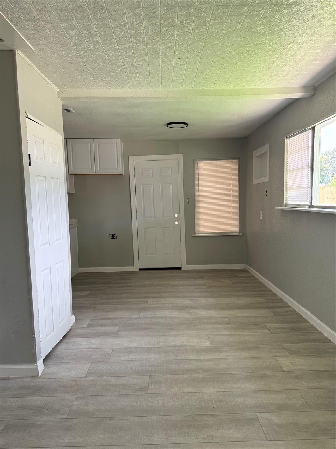 2402 Rosemead Dr