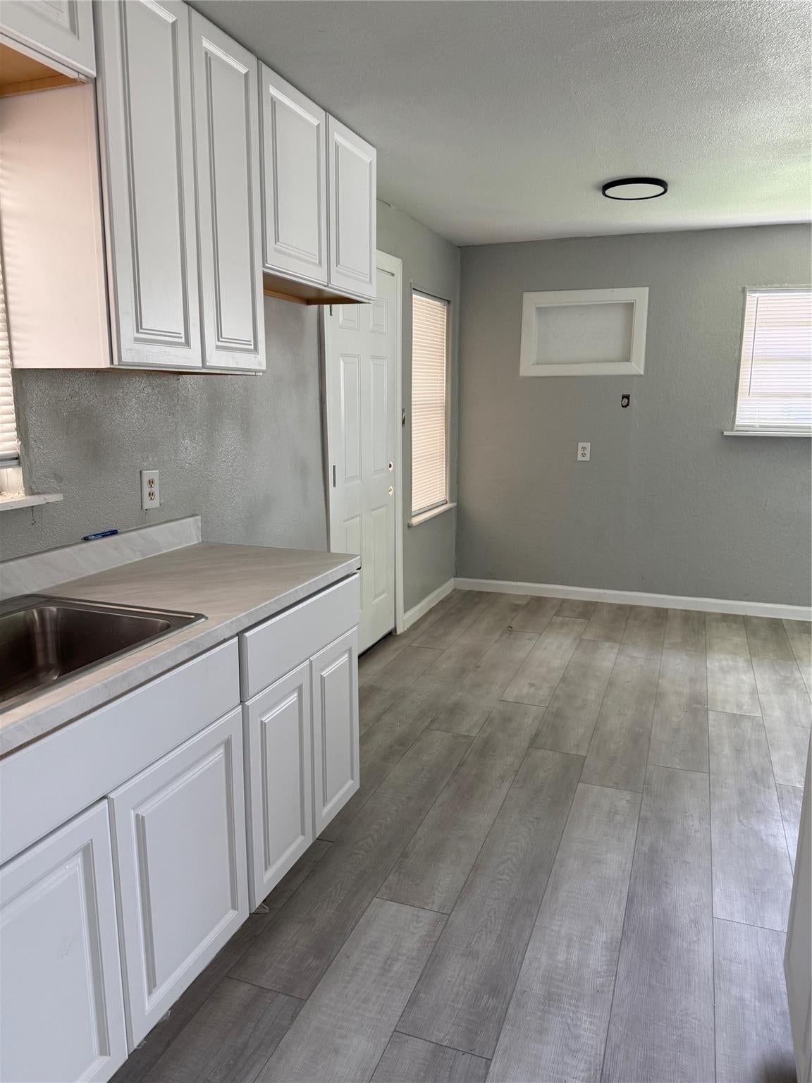 2402 Rosemead Dr