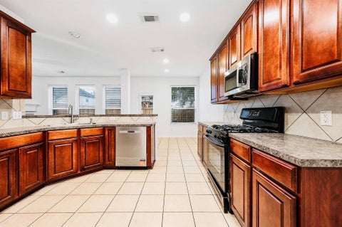Photo of 2032 Creek Shore Lane, Pearland, TX 77581 (MLS # 14179514)