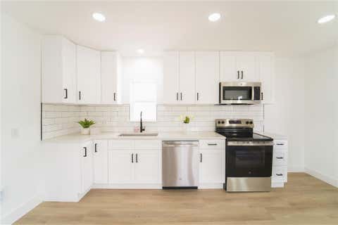 Apartment For Rent - 1569 Elliott 1/2 Street #B<br/> Houston, TX 77023