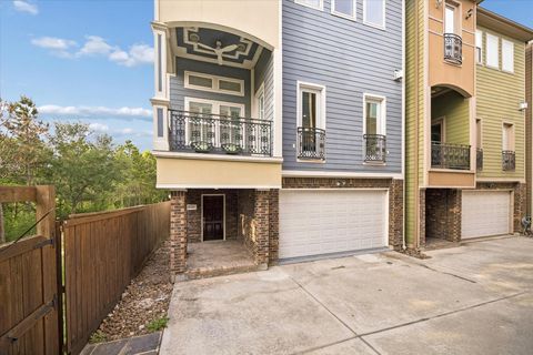 Photo of 621 Rutland Street #D, Houston, TX 77007 (MLS # 56515043)