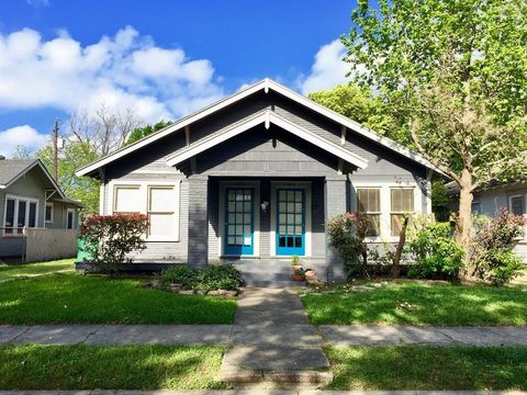 Photo of 4009 Oak Ridge Street, Houston, TX 77009 (MLS # 46558900)