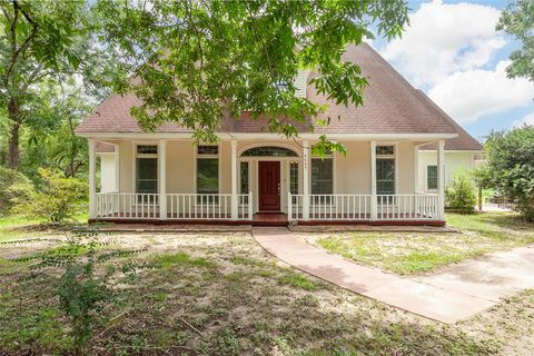 Photo of 4665 Iron Oaks Drive, Beaumont, TX 77713 (MLS # 23775347)