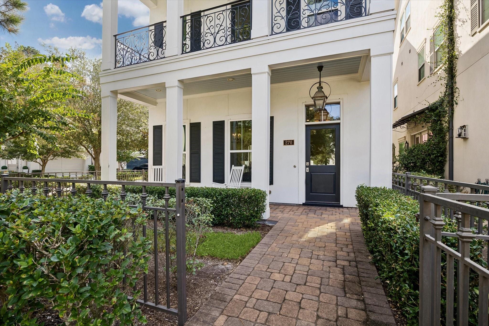 270 Green Boulevard