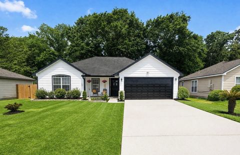 Photo of 16393 Danika Oak Drive, Conroe, TX 77306 (MLS # 34636860)