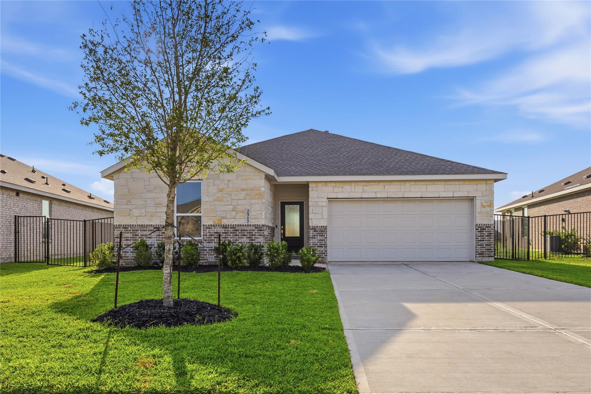 2517 Lago Costa Drive
