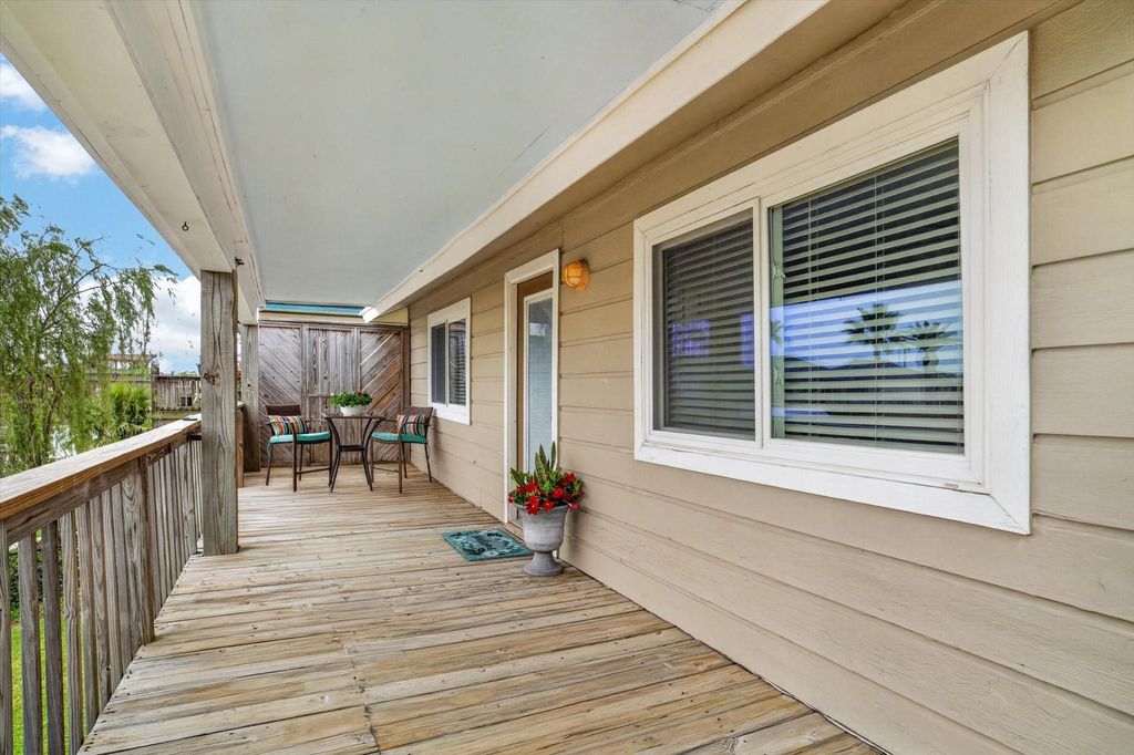 Photo of 505 Pompano Street, Bayou Vista, TX 77563 (MLS # 52063340)