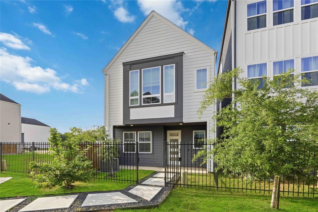 Photo of 8320 Springwood Canyon Lane, Houston, TX 77055 (MLS # 48887230)