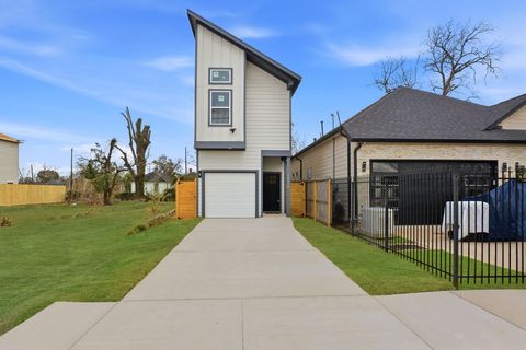 Photo of 3320 Francis Street #A, Houston, TX 77004 (MLS # 40866757)