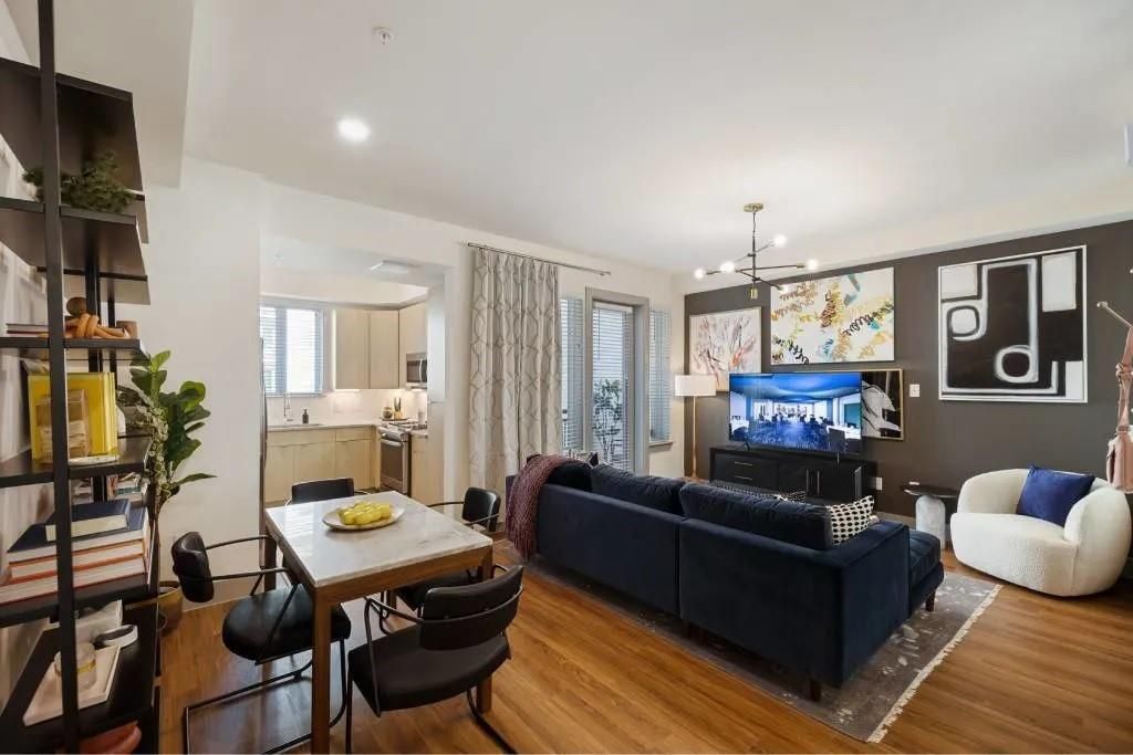 Photo of 1317 Post Oak Park Drive #405, Houston, TX 77027 (MLS # 34630276)