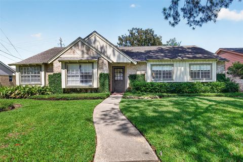 Photo of 2006 Elmgate Drive, Houston, TX 77080 (MLS # 47833727)