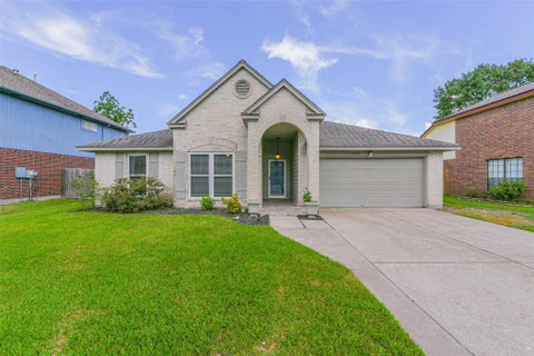Homes For Rent - 2002 Edinburg Avenue<br/> League City, TX 77573