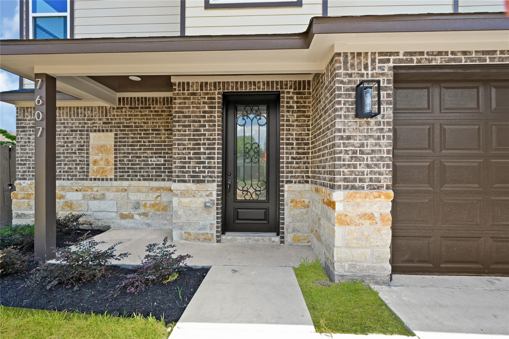 7607 Woodsman Trail