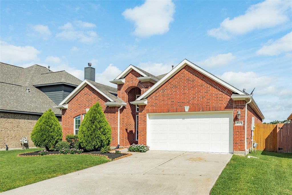 Photo of 3505 Firenze Drive, Friendswood, TX 77546 (MLS # 90635574)