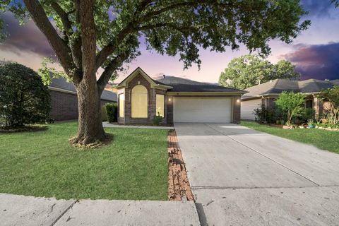 Homes For Sale - 20019 Beechview Lane<br/> Katy, TX 77449