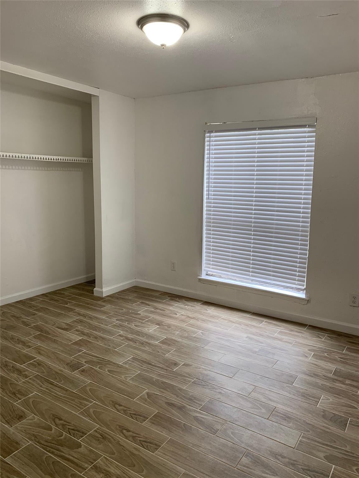 5625 Antoine Drive 1118