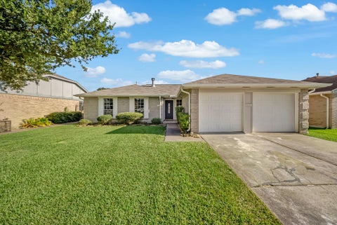 Photo of 10836 Mesquite Drive, La Porte, TX 77571 (MLS # 28422516)