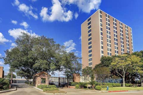 Photo of 7520 Hornwood Drive #1003, Houston, TX 77036 (MLS # 72388969)