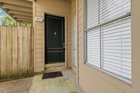 Tiny photo for 2100 Tanglewilde Street #321, Houston, TX 77063 (MLS # 71328959)