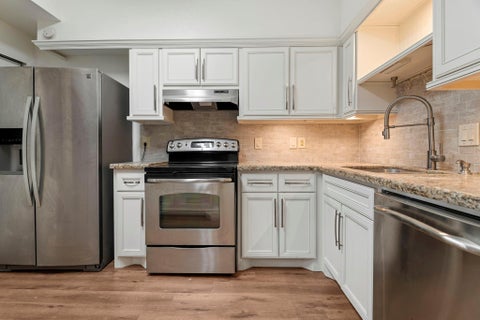 Tiny photo for 2100 Tanglewilde Street #321, Houston, TX 77063 (MLS # 71328959)