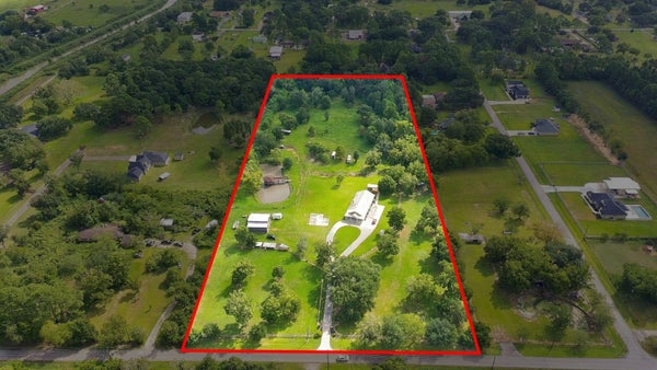 2627 AVENUE L, SANTA FE, TX 77510 - Image 60f5eddcf4f8ca5af83117aa8e9c5b1a/2203144690