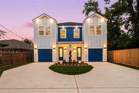 Photo of 6302 Ezzard Charles Lane #A B, Houston, TX 77091 (MLS # 41498484)