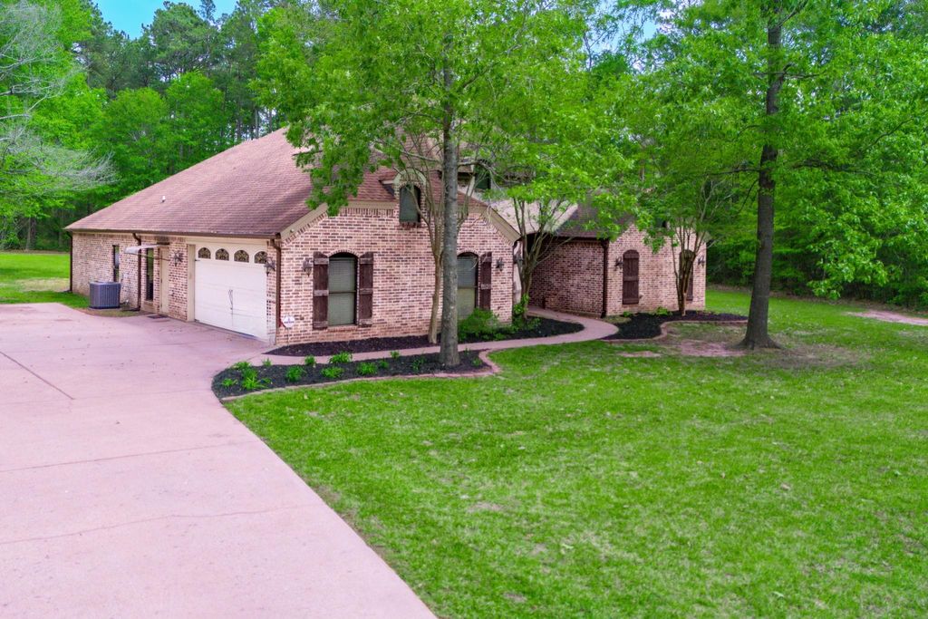 Photo of 5323 Fm 2109, Huntington, TX 75949 (MLS # 52352759)