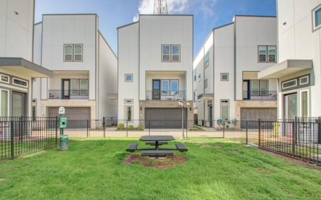 Photo of 8411 Hempstead Road #G, Houston, TX 77008 (MLS # 81070784)