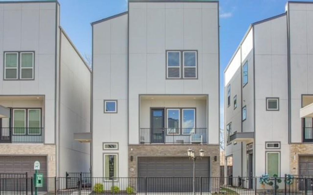Photo of 8411 Hempstead Road #G, Houston, TX 77008 (MLS # 81070784)