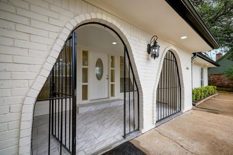 Photo of 5506 Bent Bough Lane, Houston, TX 77088 (MLS # 44911907)