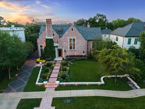 Photo of 2158 Chilton Road, Houston, TX 77019 (MLS # 85251370)