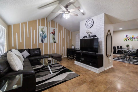 Photo of 2922 Shadow Trail Drive, Houston, TX 77082 (MLS # 38959909)