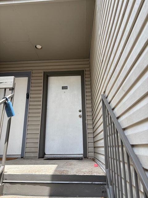 Photo of 9707 Richmond Avenue #110, Houston, TX 77042 (MLS # 98988654)