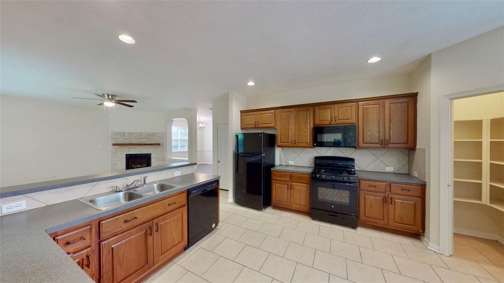 Photo of 14527 Eastern Redbud Lane, Houston, TX 77044 (MLS # 62098321)