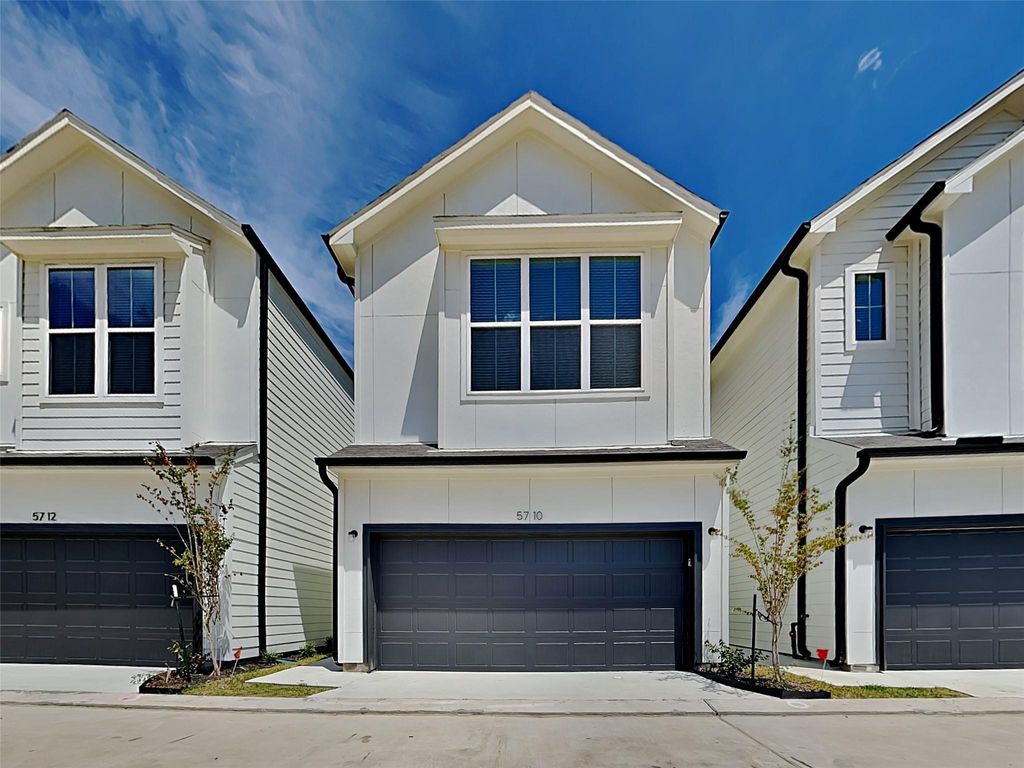 Photo of 5740 Quinn Landing Road, Houston, TX 77091 (MLS # 68127969)