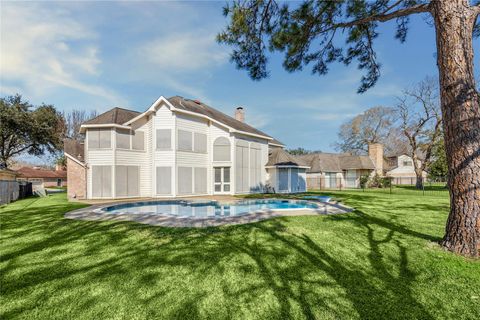 Photo of 2102 N Fountain Valley Drive, Missouri City, TX 77459 (MLS # 81204408) Photo of 2102 N Fountain Valley Drive, Missouri City, TX 77459 (MLS # 81204408)