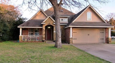 52 Fairway Drive Normangee TX 77871