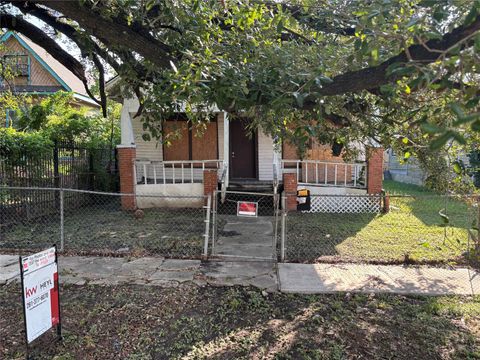 Photo of 1918 Everett Street, Houston, TX 77009 (MLS # 83078090) Photo of 1918 Everett Street, Houston, TX 77009 (MLS # 83078090)