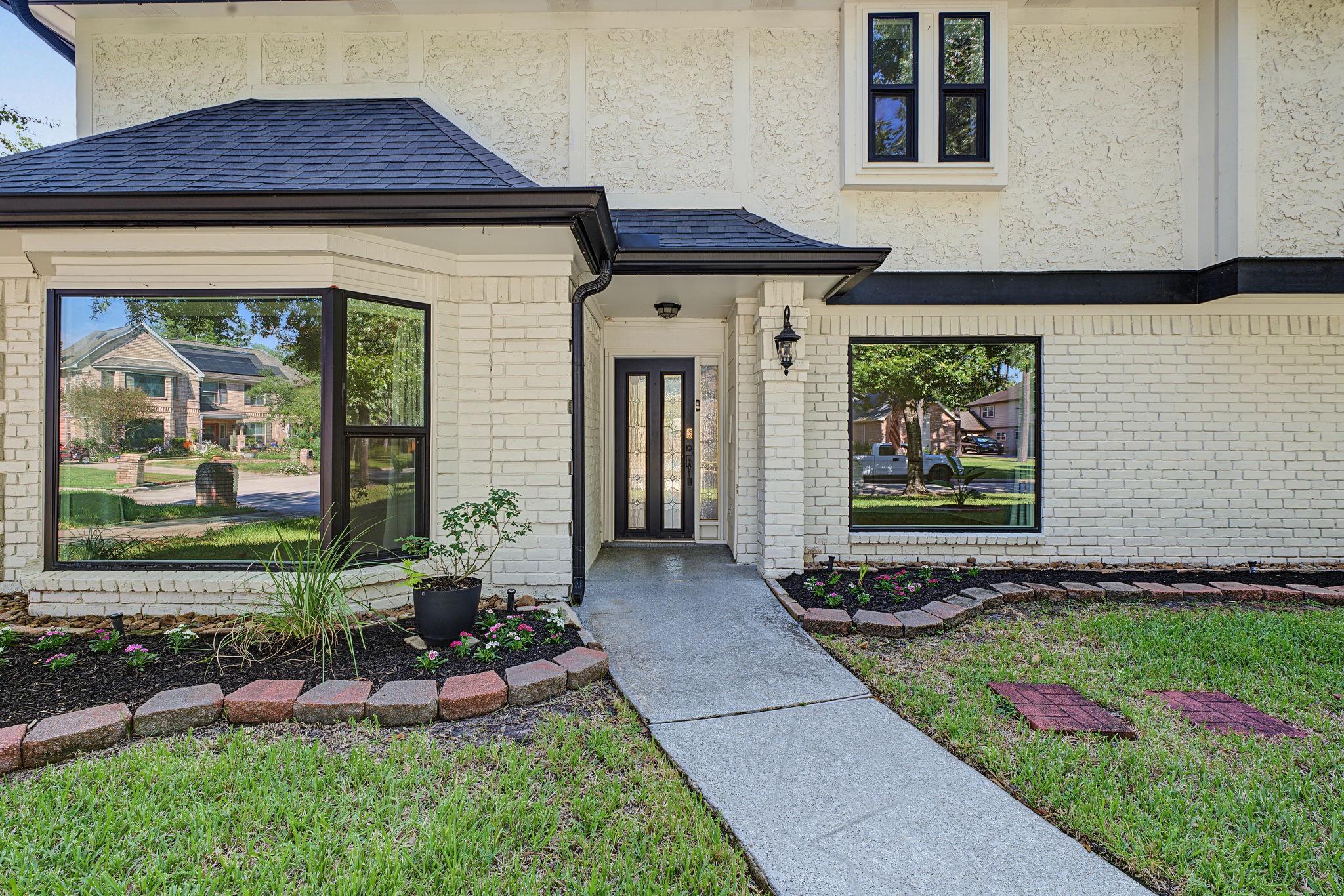 5911 Sandypine Court