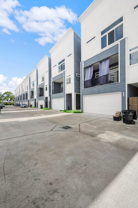 Photo of 4706 Independence Heights Ln, Houston, TX 77018 (MLS # 11330017)