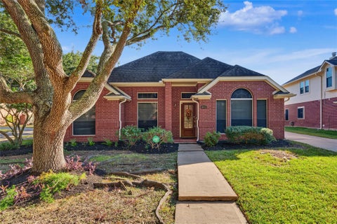 Photo of 102 Crimson Bay Drive, League City, TX 77573 (MLS # 73021089)