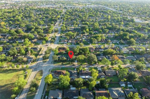 Tiny photo for 10907 Sharpview Drive, Houston, TX 77072 (MLS # 92641653)