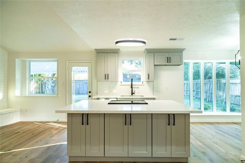 Tiny photo for 10907 Sharpview Drive, Houston, TX 77072 (MLS # 92641653)