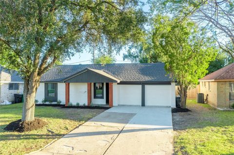 Tiny photo for 10907 Sharpview Drive, Houston, TX 77072 (MLS # 92641653)