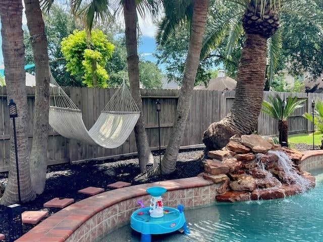 105 Laguna Pointe Drive