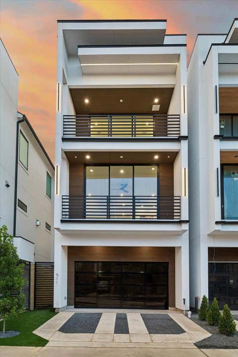 Photo of 511 W Polk Street, Houston, TX 77019 (MLS # 74503062)