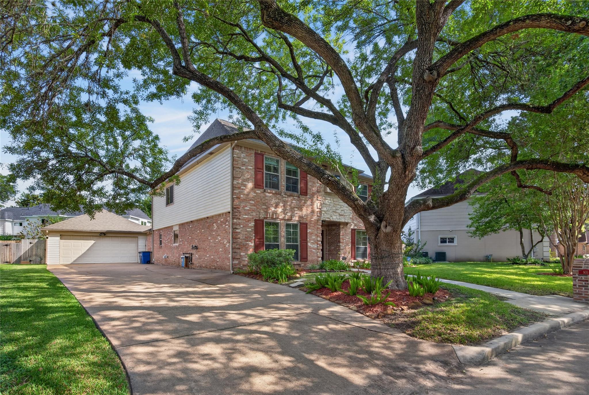 931 Fleetwood Place Drive