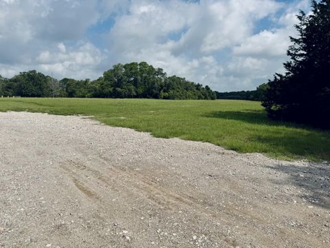 Photo of 104 County Road 149, Hallettsville, TX 77964 (MLS # 44728032)