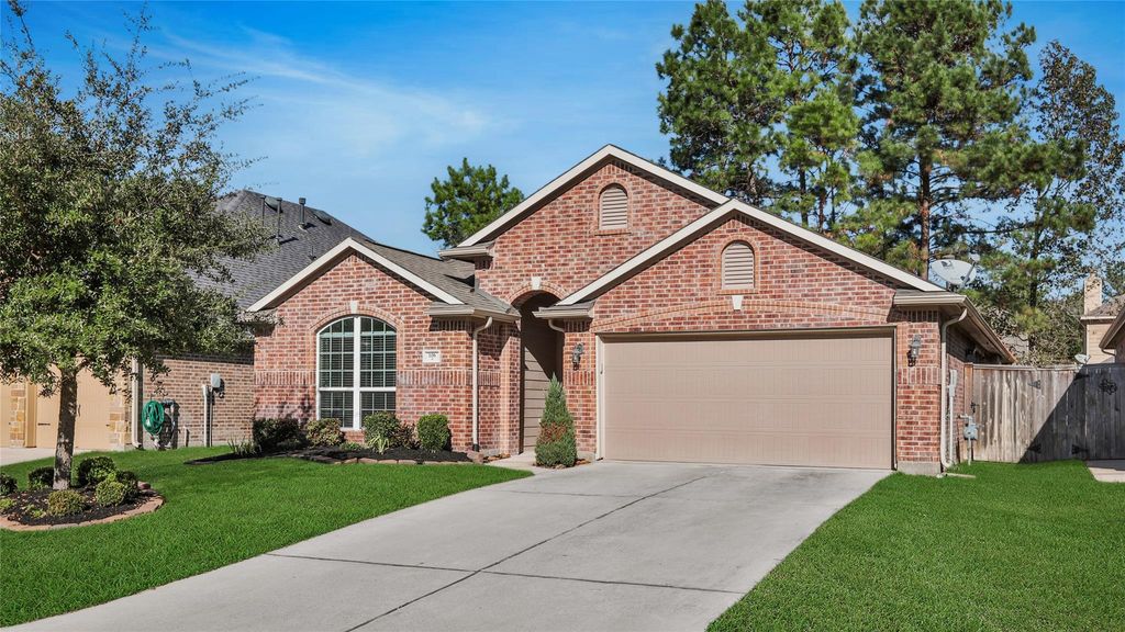 Photo of 106 Knollbrook Circle, Montgomery, TX 77316 (MLS # 54323305)